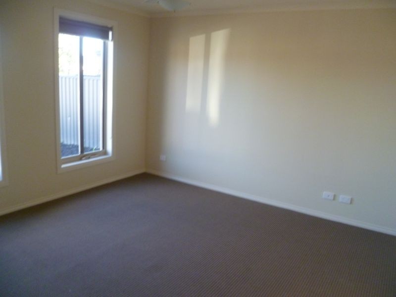 57 Pomegranate Way, Pakenham VIC 3810