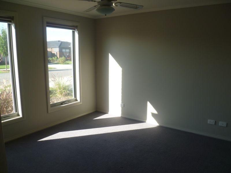 4 Rockford Street, Pakenham VIC 3810