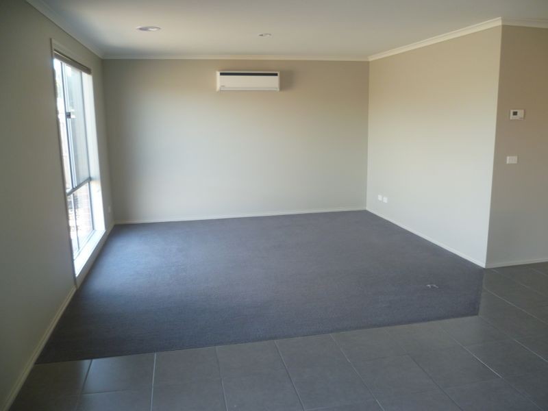 4 Rockford Street, Pakenham VIC 3810