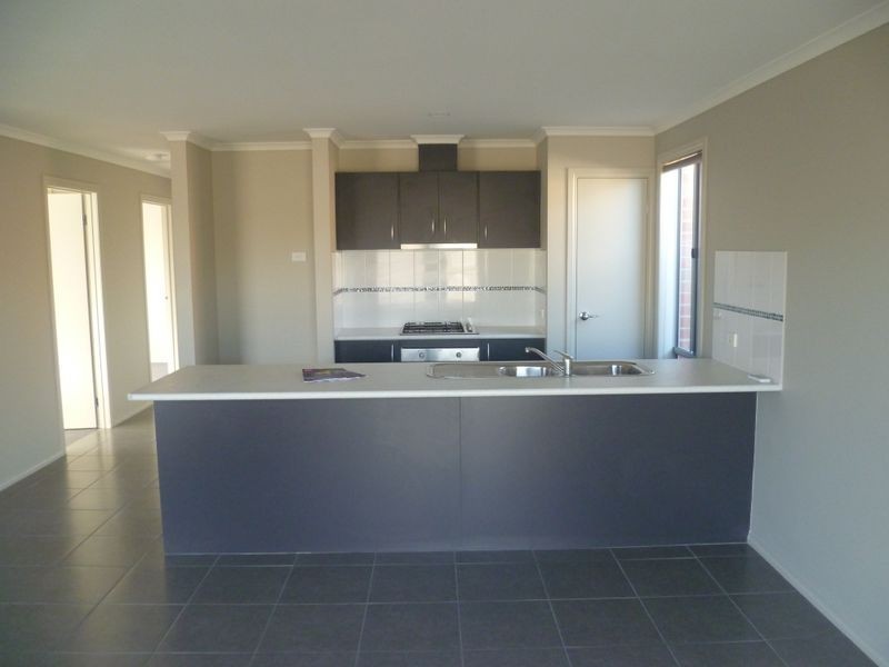 4 Rockford Street, Pakenham VIC 3810