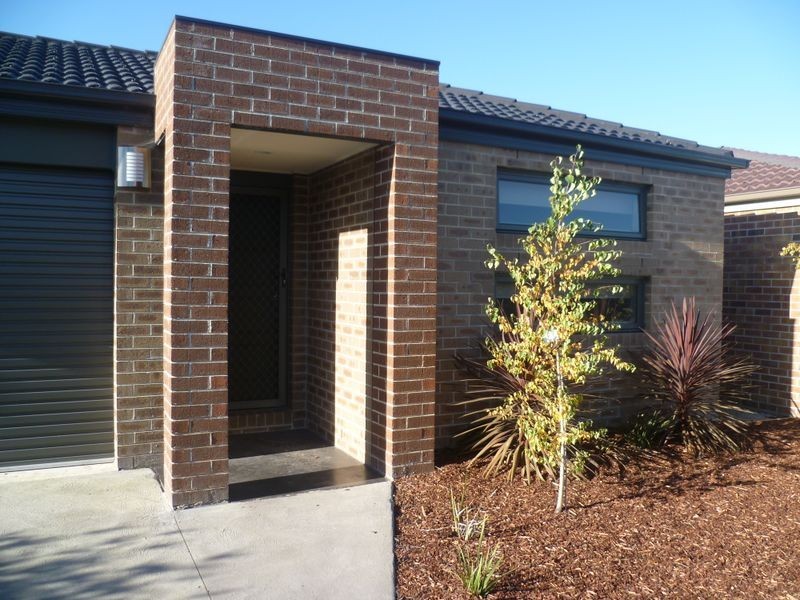 38 Algerd Way, Pakenham VIC 3810