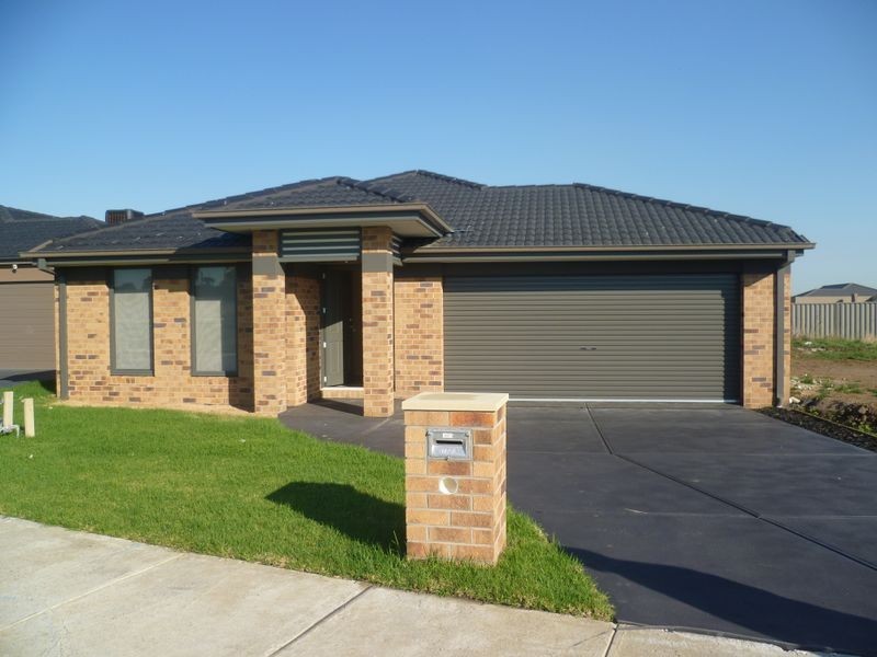 10 Tankard Drive, Cranbourne VIC 3977