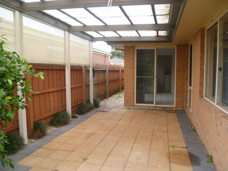 11 Mariner Close, Cranbourne VIC 3977