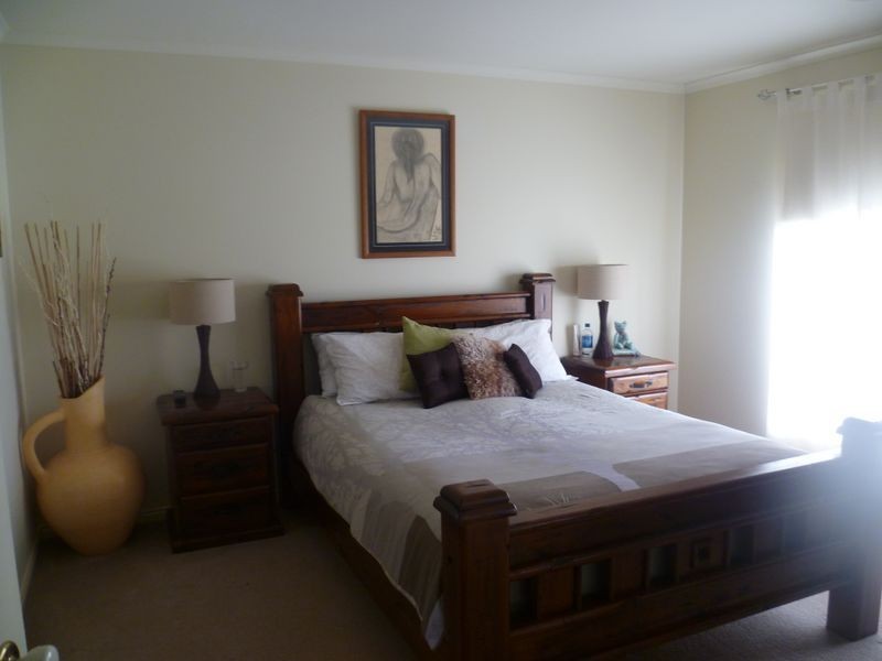 18 Formby Place, Cranbourne VIC 3977