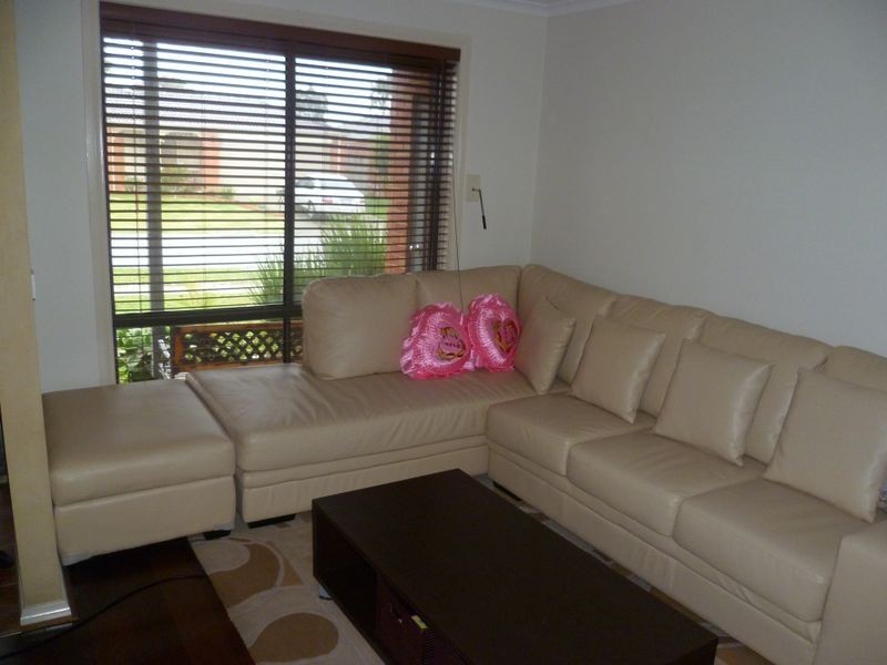 8 Glenaire Crescent, Cranbourne VIC 3977