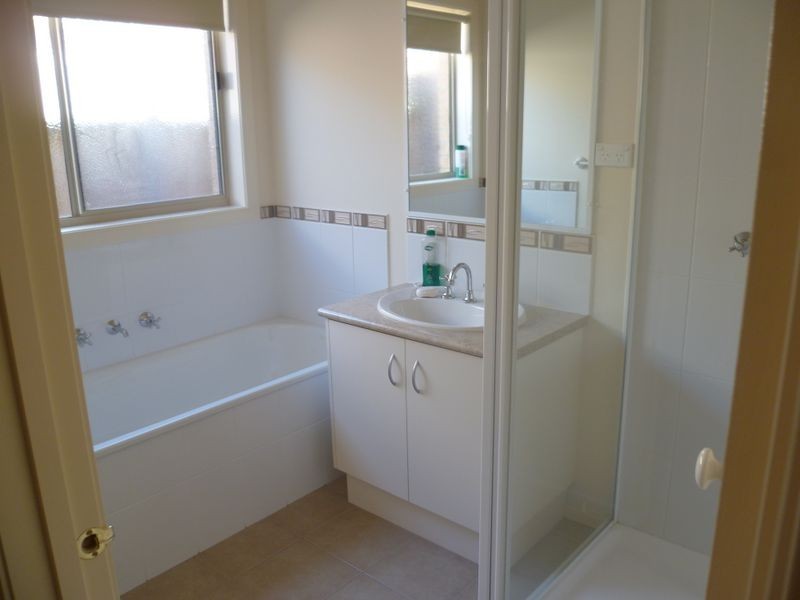 5B Faith Court, Cranbourne VIC 3977