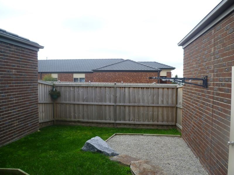 12 Hawkeseye Way, Cranbourne VIC 3977