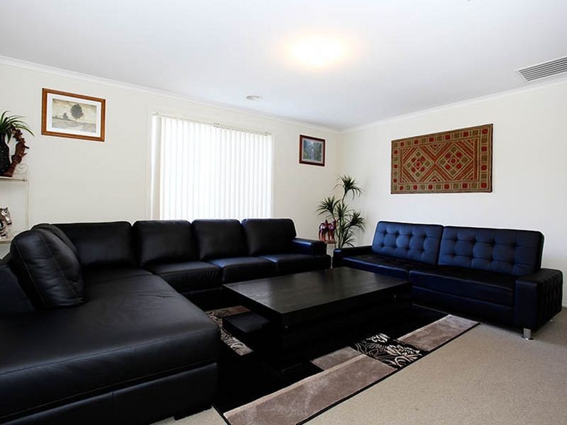 75 Phoenix Avenue, Cranbourne VIC 3977