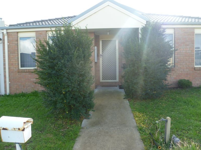 35 Honey Myrtle Way, Cranbourne VIC 3977