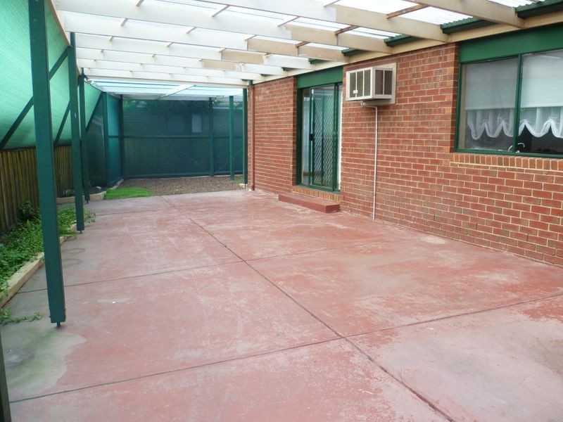 14 Linda Drive, Cranbourne VIC 3977