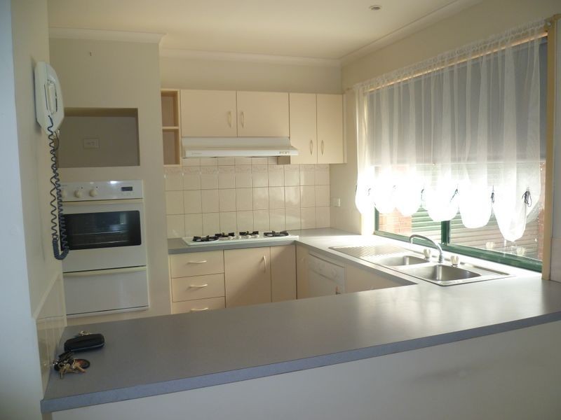 14 Linda Drive, Cranbourne VIC 3977