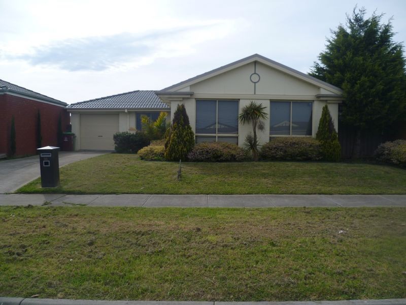 56 Bernborough Ave, Cranbourne VIC 3977