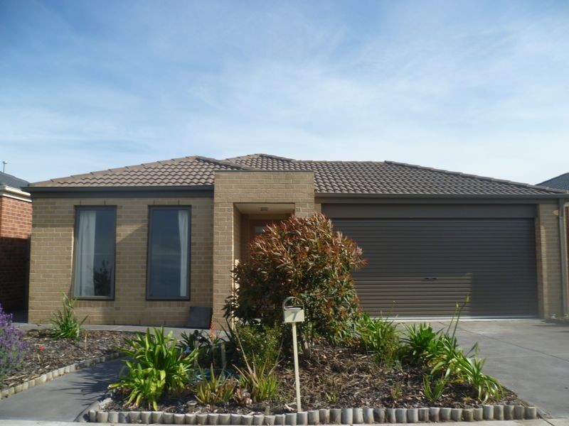 7 Statesman Circuit, Cranbourne VIC 3977