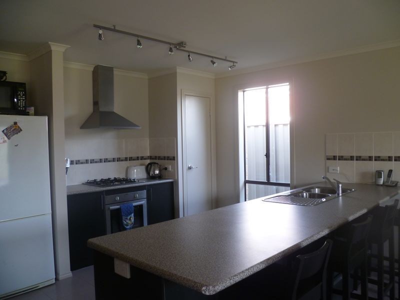 7 Statesman Circuit, Cranbourne VIC 3977