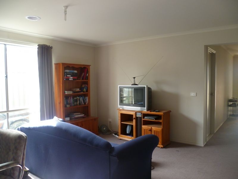 7 Statesman Circuit, Cranbourne VIC 3977