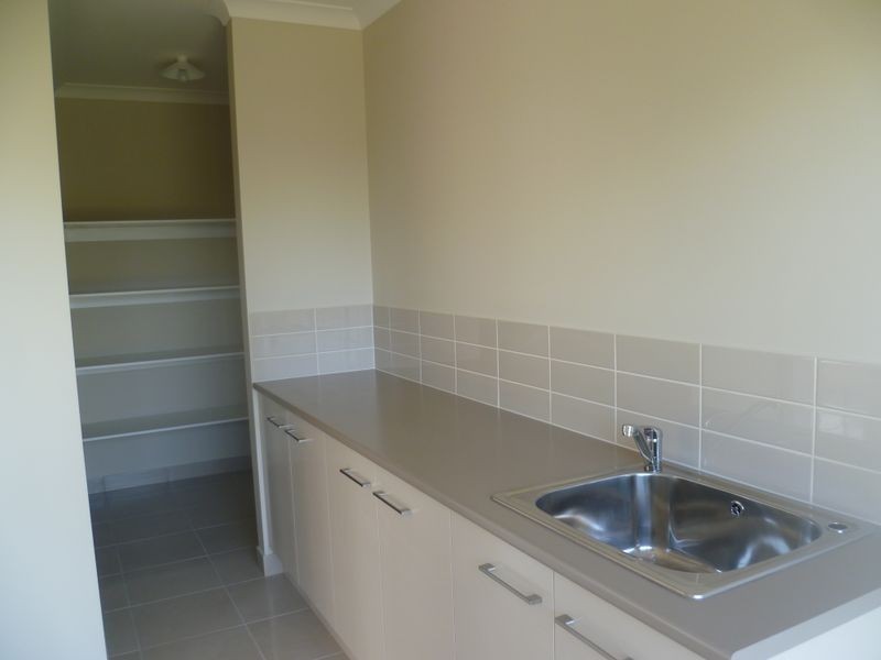 26 Knowland Grove, Cranbourne VIC 3977