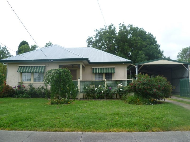 4 Mclaren Avenue, Cranbourne VIC 3977