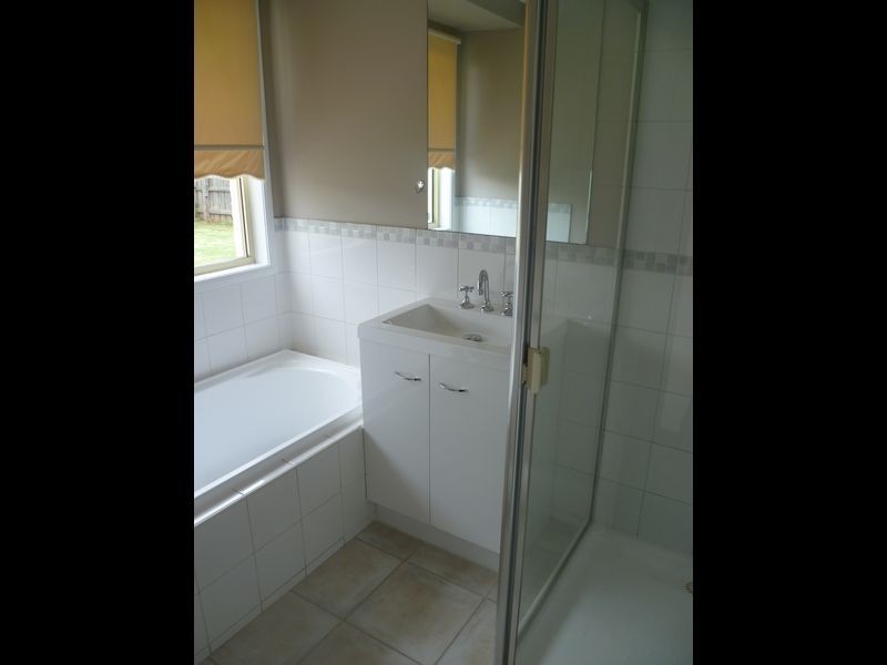 56 Bernborough Avenue, Cranbourne VIC 3977