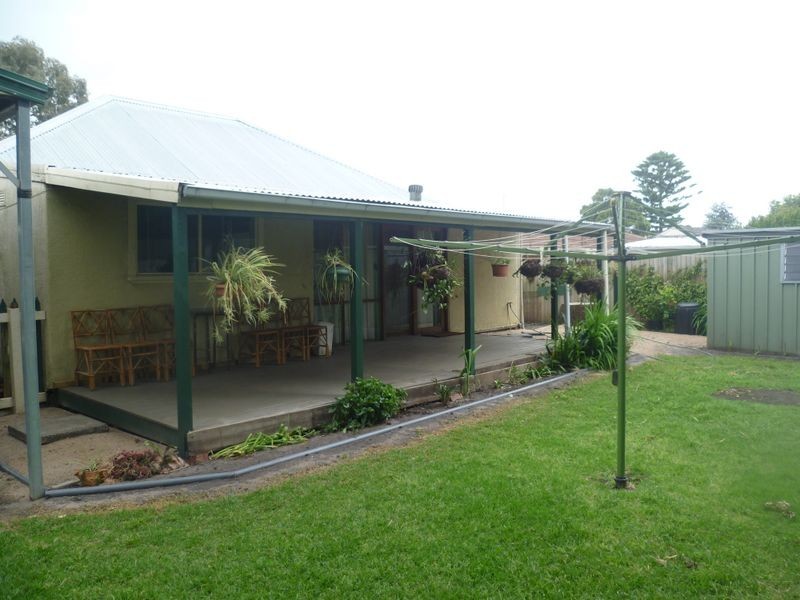 4 McLaren Avenue, Cranbourne VIC 3977