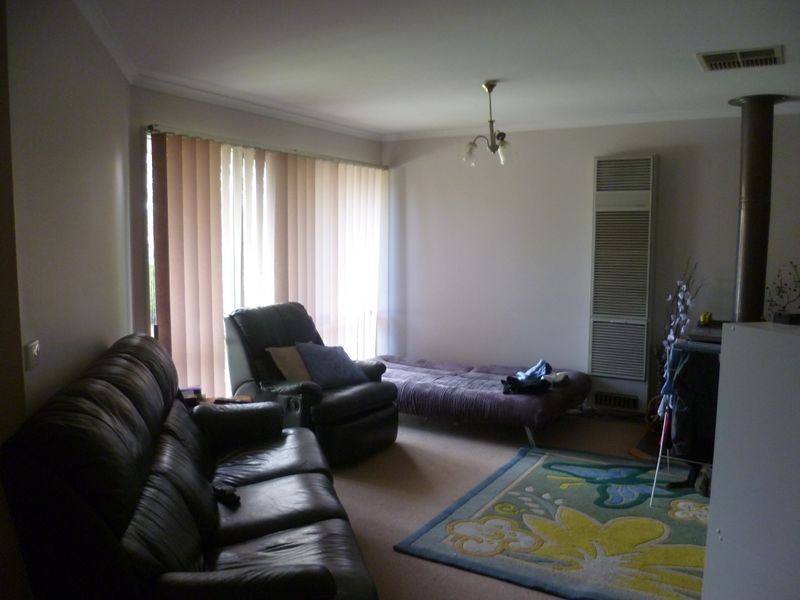 151 Lawless Drive, Cranbourne North VIC 3977