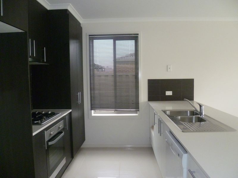 4 Tankard Drive, Cranbourne VIC 3977