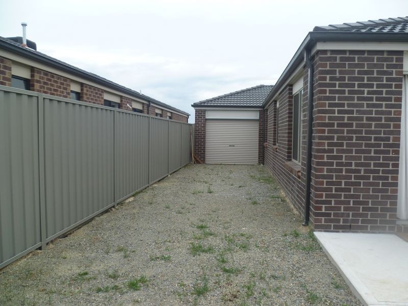 4 Tankard Drive, Cranbourne VIC 3977