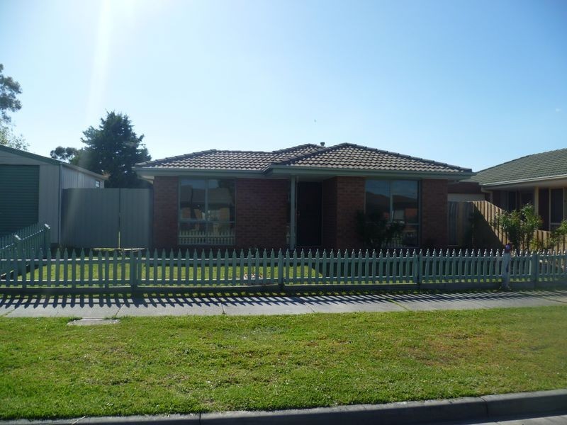 13 Rachel Drive, Cranbourne VIC 3977