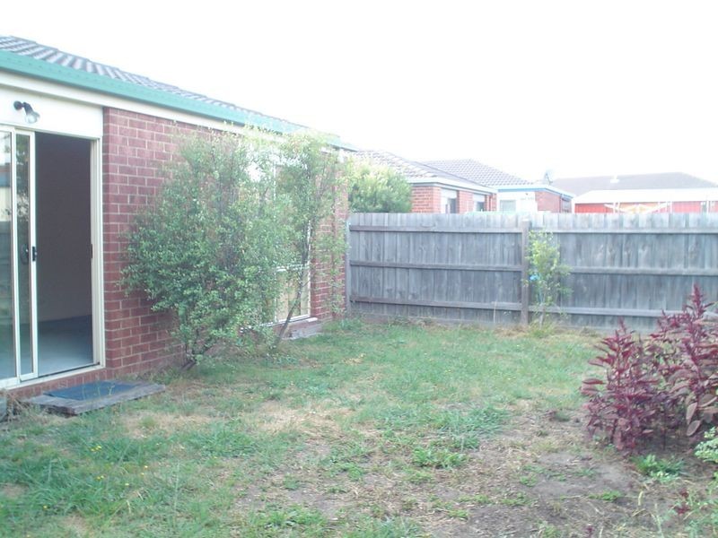 11 Dunmore Court, Cranbourne VIC 3977