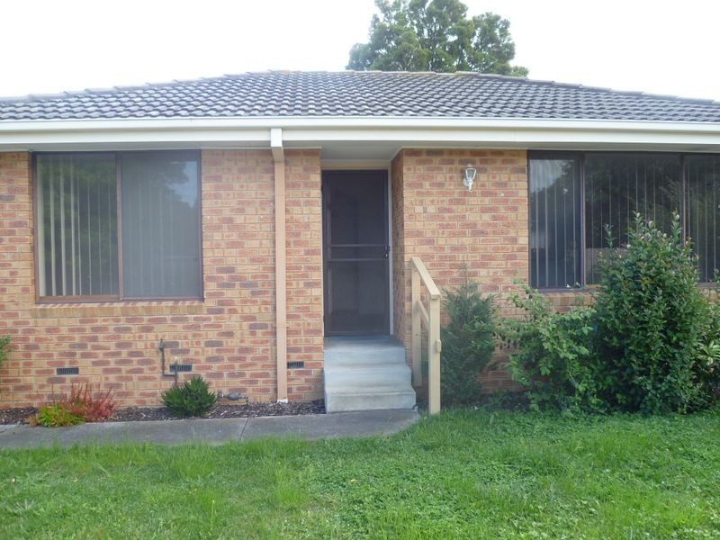 2/10 Williams Street, Cranbourne VIC 3977