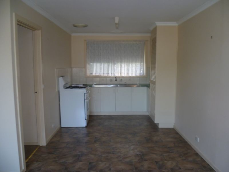 2/10 Williams Street, Cranbourne VIC 3977