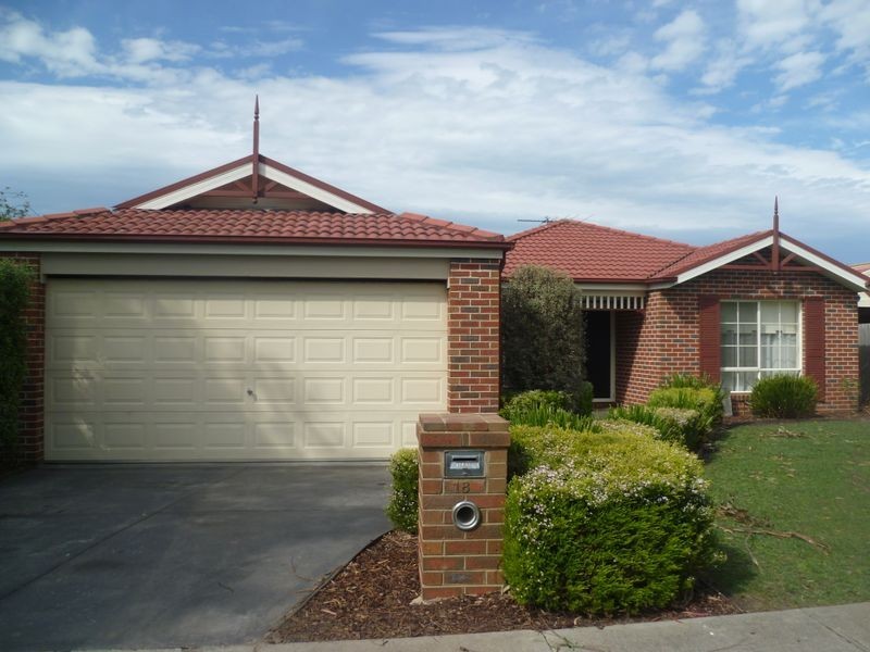 18 Formby Place, Cranbourne VIC 3977