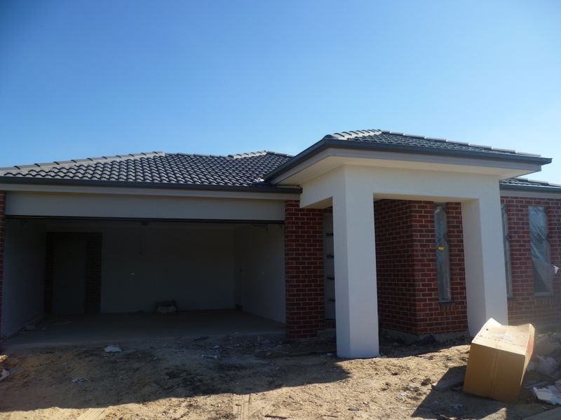 9 Wesson Way, Cranbourne VIC 3977