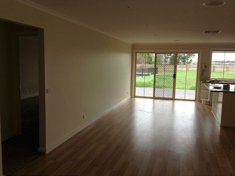 8 Collison Road, Cranbourne VIC 3977