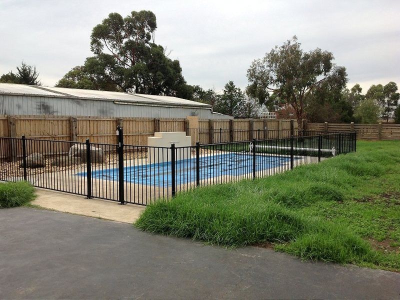 8 Collison Road, Cranbourne VIC 3977