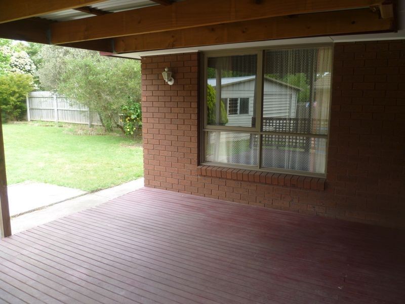 24 Damian Court, Cranbourne VIC 3977