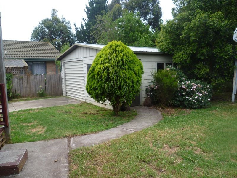 24 Damian Court, Cranbourne VIC 3977