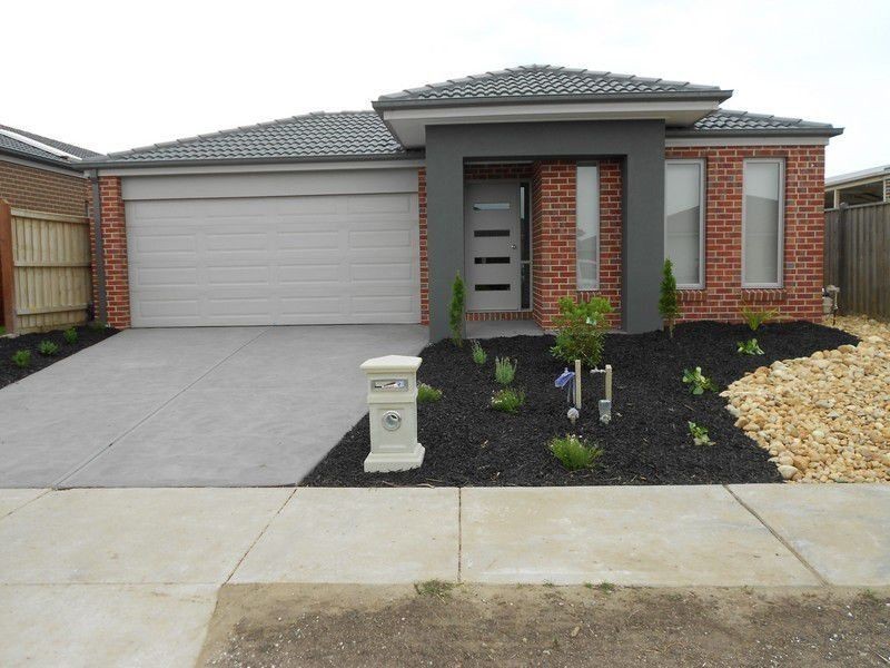 9 Wesson Way, Cranbourne VIC 3977