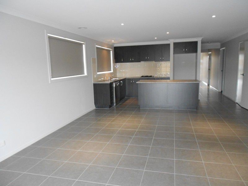 9 Wesson Way, Cranbourne VIC 3977