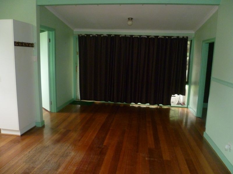 4 Mclaren Avenue, Cranbourne VIC 3977