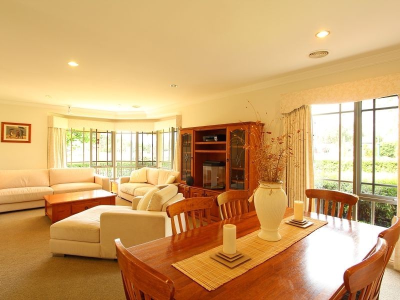 1 Waterside Drive, Cranbourne East VIC 3977