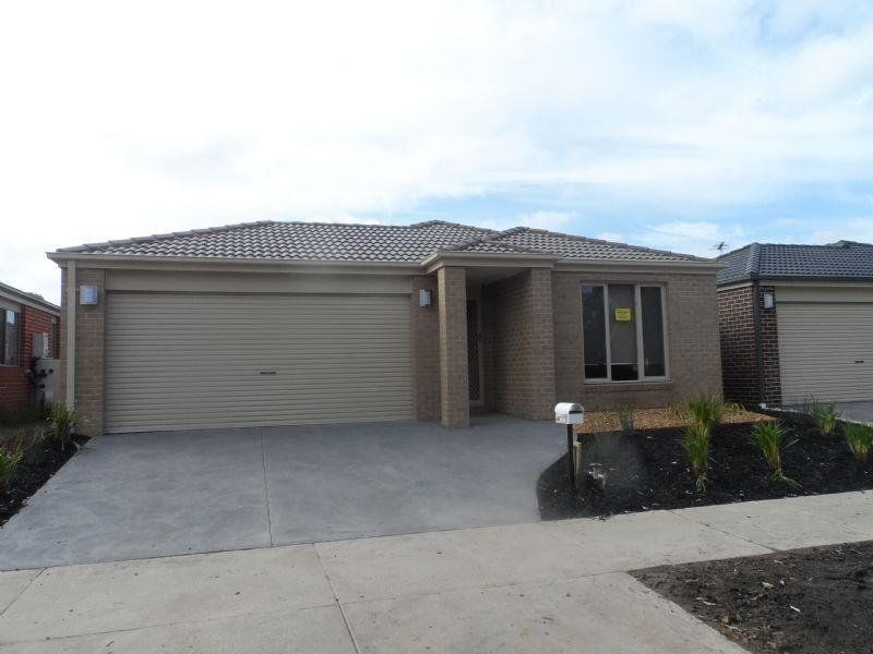 27 Stanhope Place, Pakenham VIC 3810