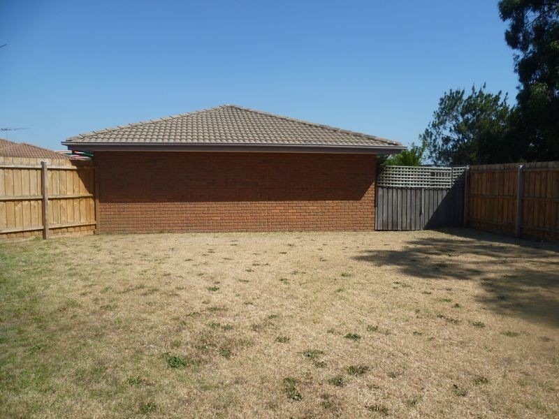 7/4 Blueberry Close, Cranbourne VIC 3977