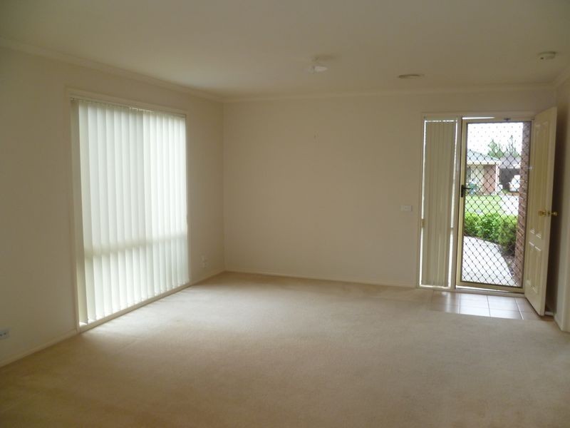 17 Gowrie Place, Cranbourne VIC 3977