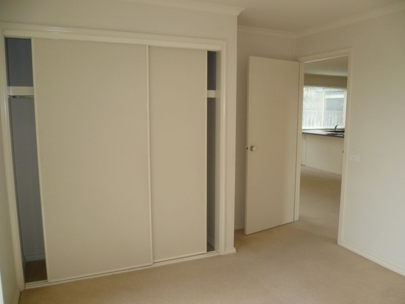 17 Gowrie Place, Cranbourne VIC 3977