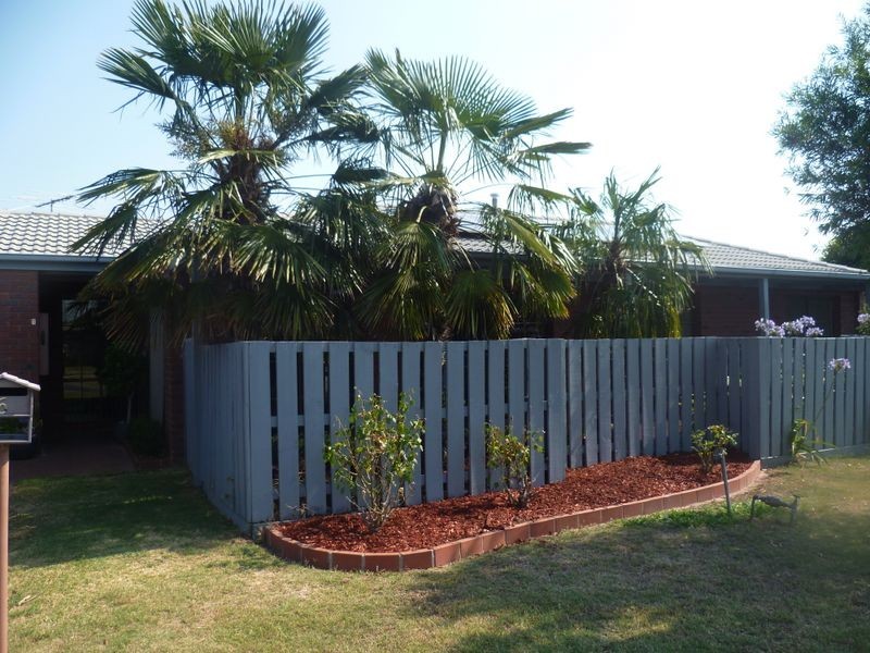 6 Orlit Close, Cranbourne VIC 3977