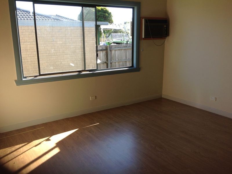 33 Taylor Street, Cranbourne VIC 3977