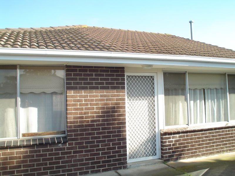 2/15 Walter Street, Cranbourne VIC 3977