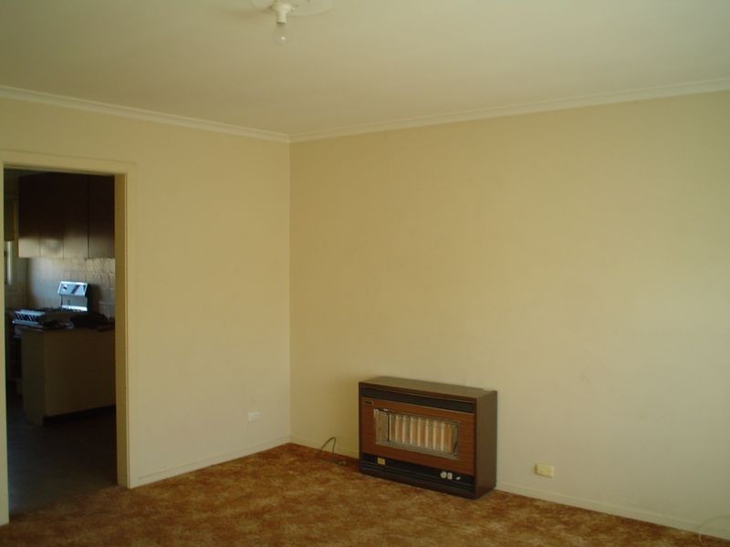 2/15 Walter Street, Cranbourne VIC 3977