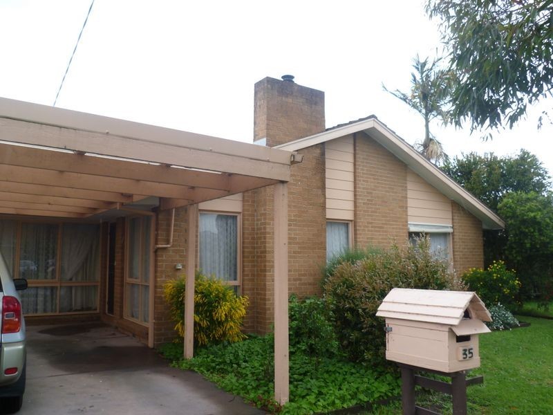 35 Bourke Road, Cranbourne VIC 3977