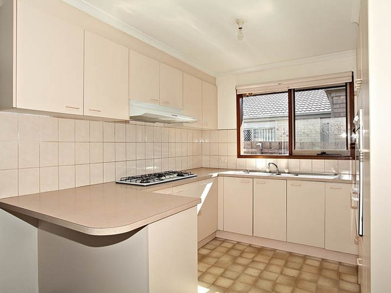 4 Navarre Drive, Cranbourne VIC 3977